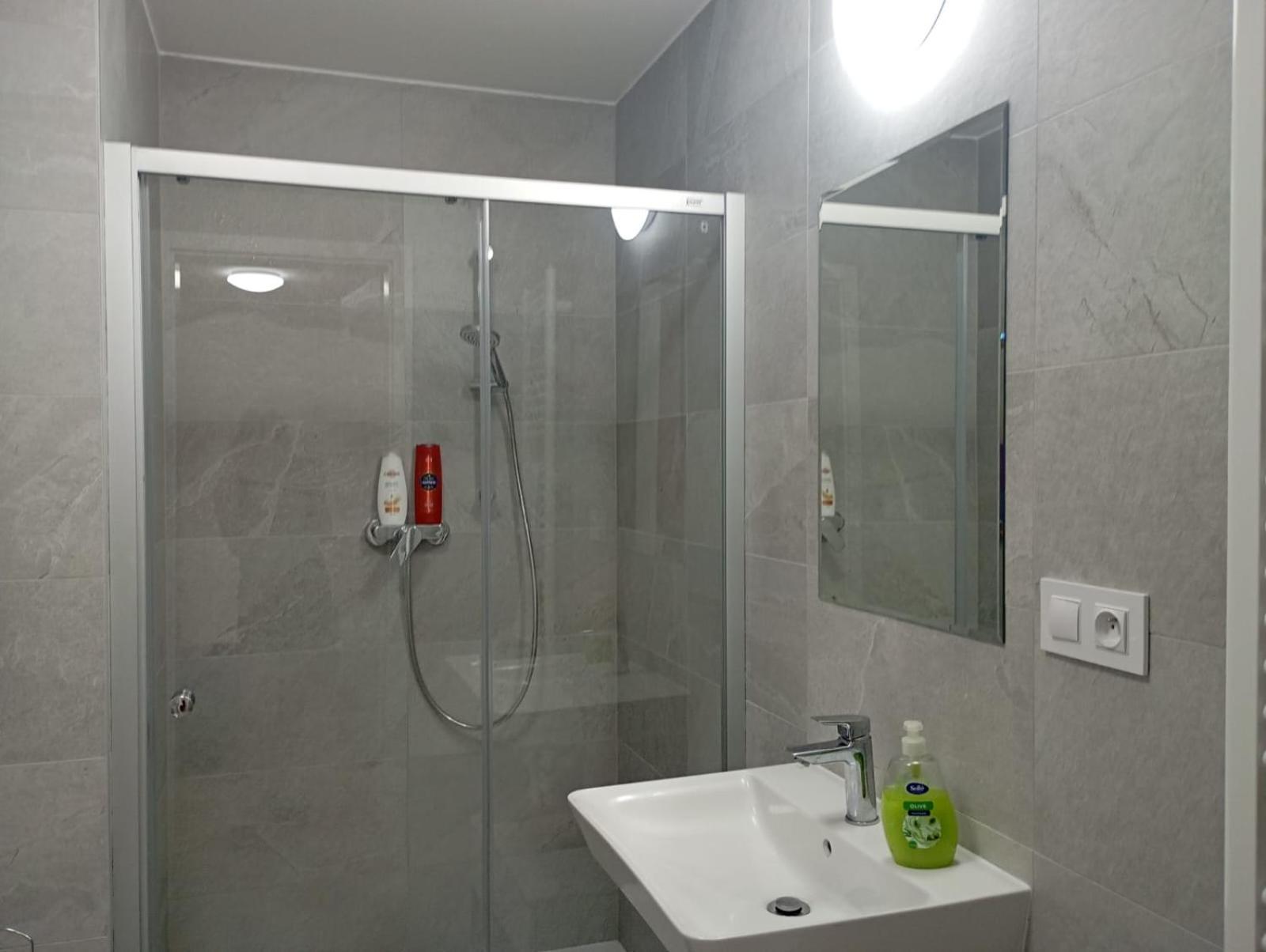 Novy Apartman S Terasou Brünn Exterior foto