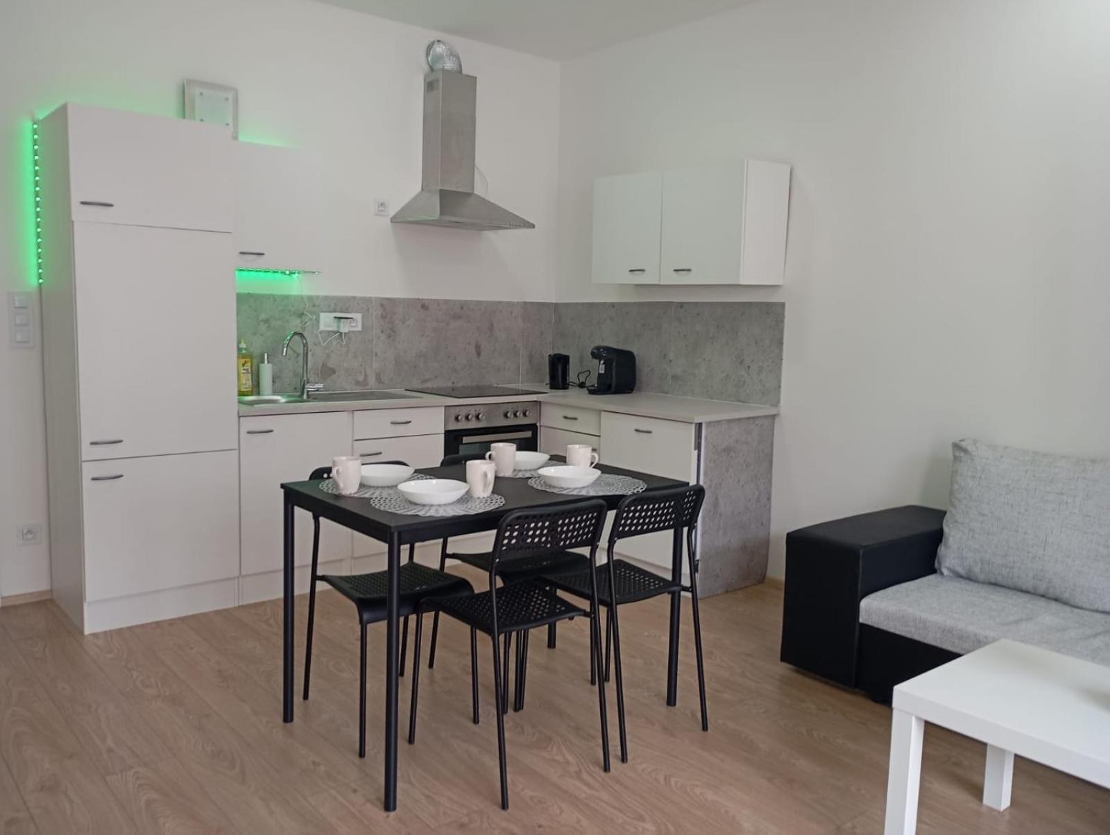 Novy Apartman S Terasou Brünn Exterior foto
