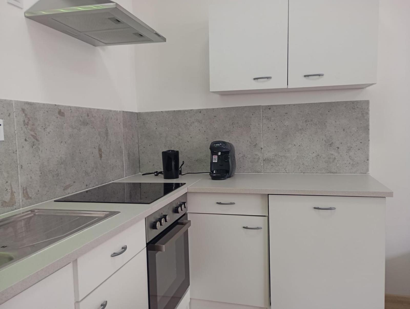 Novy Apartman S Terasou Brünn Exterior foto