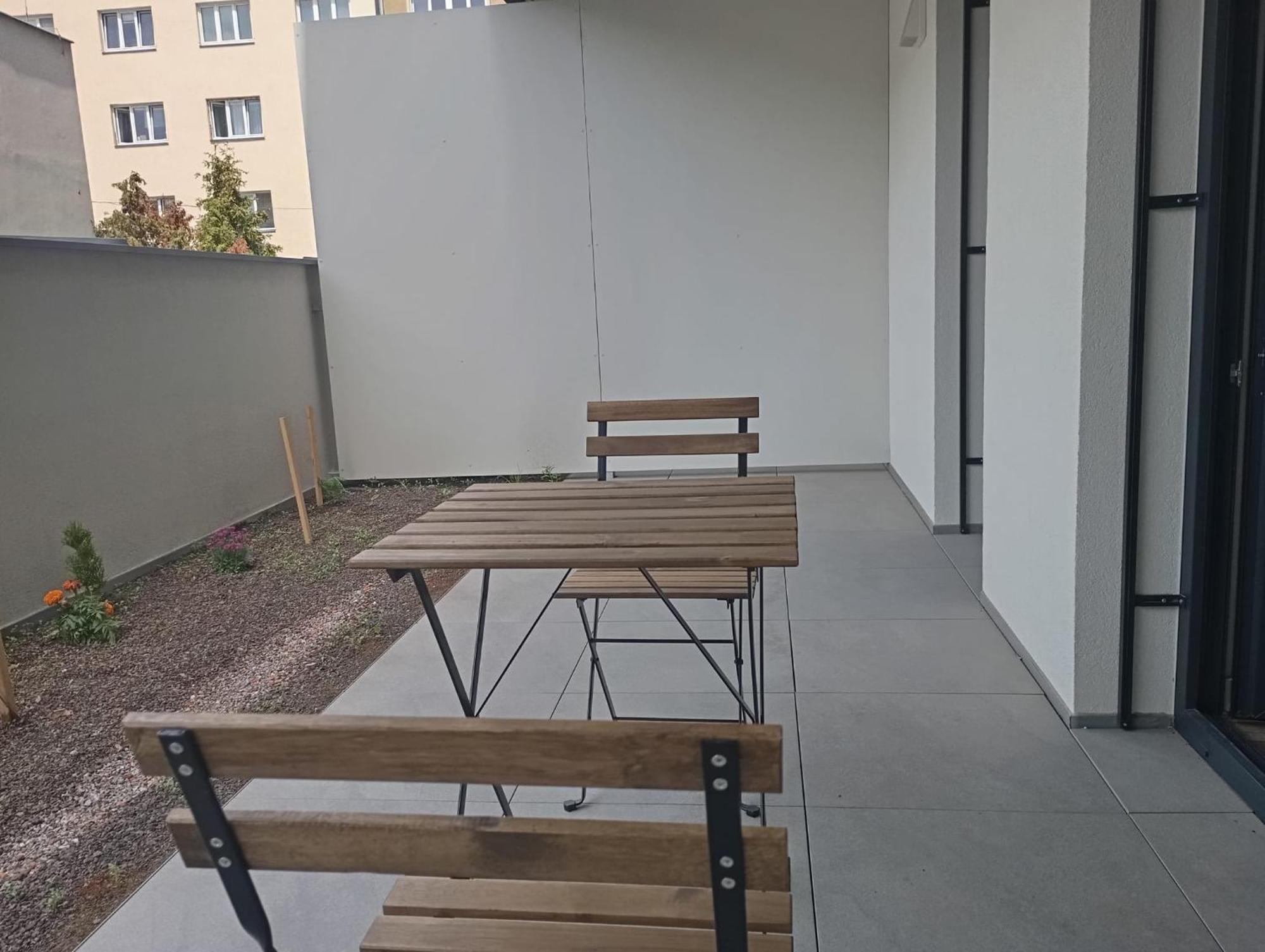 Novy Apartman S Terasou Brünn Exterior foto