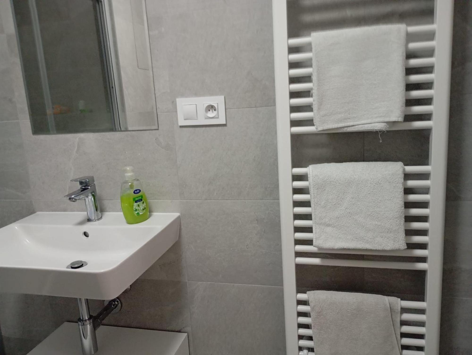 Novy Apartman S Terasou Brünn Exterior foto